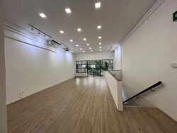 Linden Drive (D11), Retail #572979081